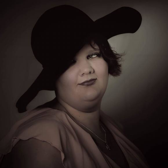 Meet your Posher, Mackenzi - Picture 1 of 1